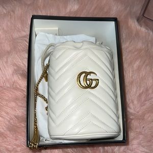 COPY - Authentic Gucci crossbody-Preowned-Smoke Free-Dust bag and box